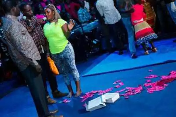 Prostitute surrenders packs of condoms in church after deliverance [PHOTOS]